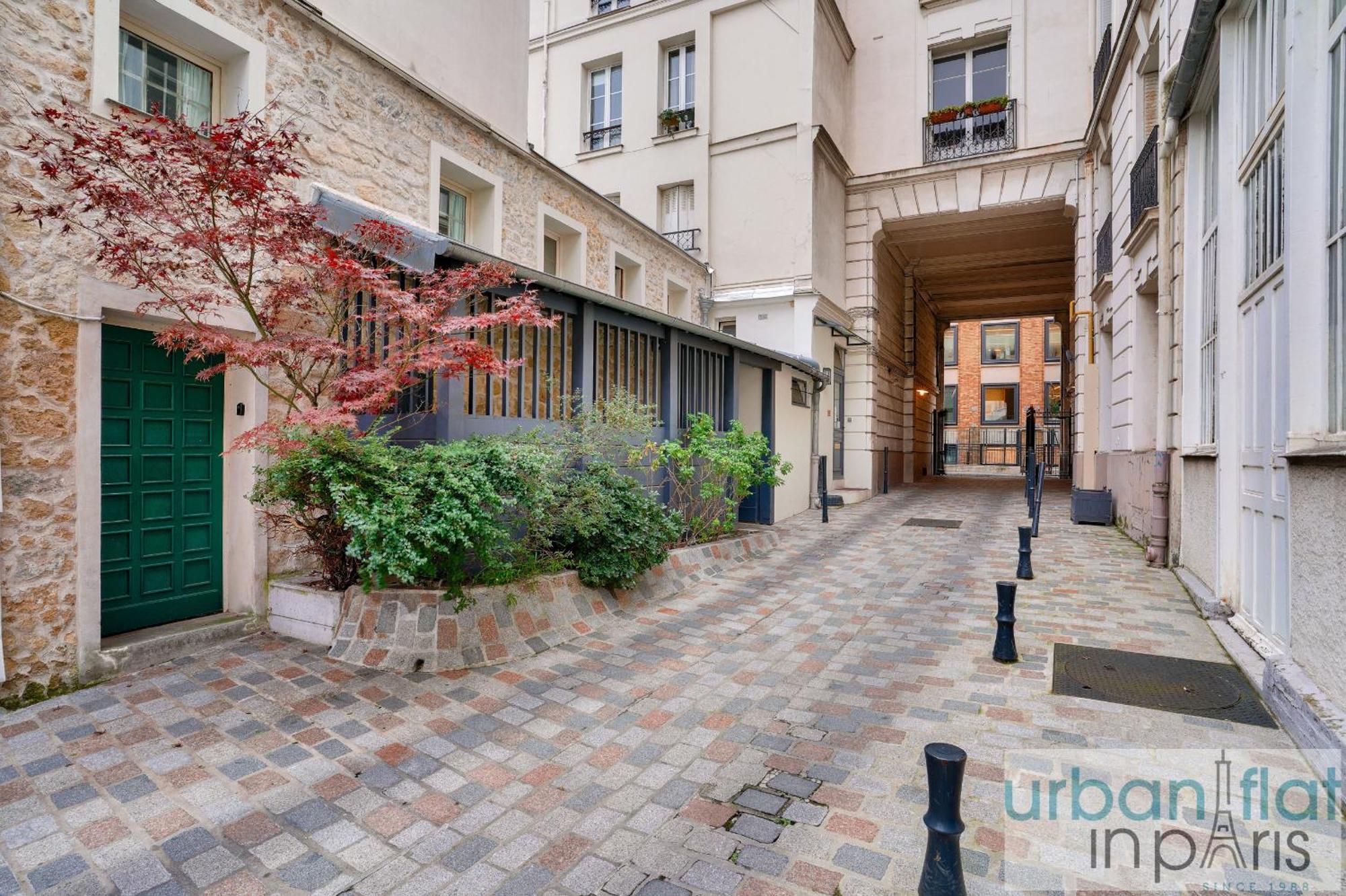 33 - Flat Av Des Champs-Elysees Paris Exterior photo