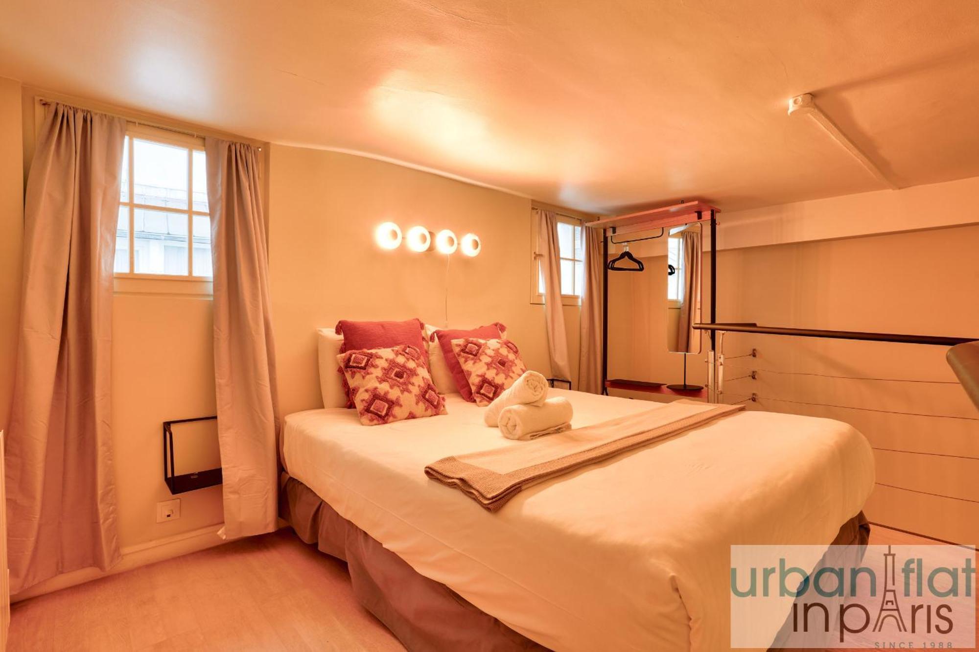 33 - Flat Av Des Champs-Elysees Paris Exterior photo
